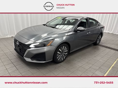Used 2023 Nissan Altima 2.5 SV image 1