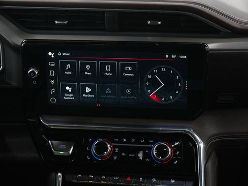 Used 2024 GMC Sierra 1500 Denali w/ Technology Package AWD/4WD image 16