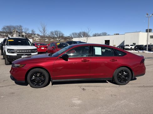 Certified 2025 Honda Accord SE image 8