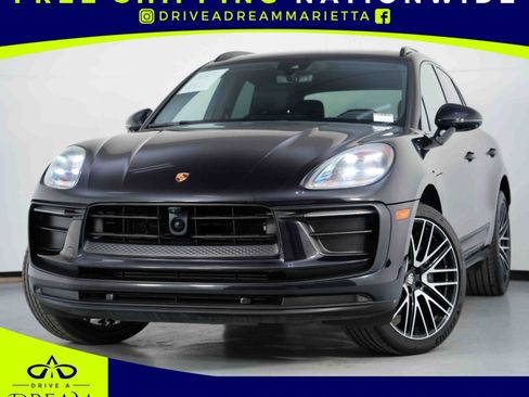 Used 2023 Porsche Macan w/ Premium Package Plus image 1
