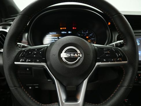 Used 2023 Nissan Kicks SR w/ SR Premium Package image 13