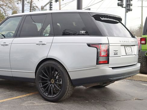 Used 2017 Land Rover Range Rover Supercharged image 11