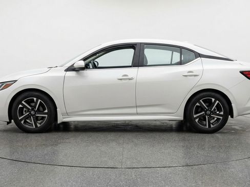 Used 2025 Nissan Sentra SV image 5