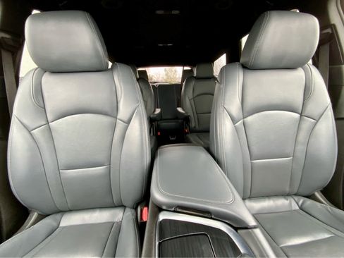 Used 2022 Buick Enclave Premium AWD/4WD image 30
