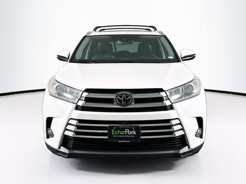 Used 2018 Toyota Highlander Limited Platinum AWD/4WD image 2