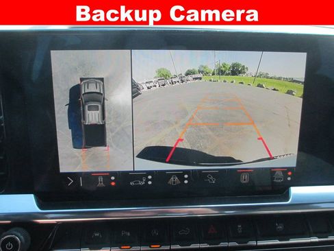 Used 2025 Chevrolet Silverado 1500 LTZ w/ LTZ Premium Package AWD/4WD image 19