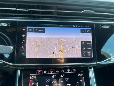 Used 2019 Audi Q8 Prestige w/ Luxury Package AWD/4WD image 9