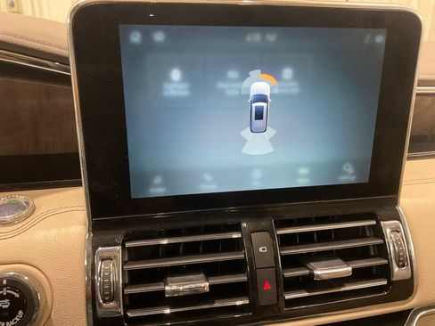 Used 2021 Lincoln Navigator Reserve w/ Luxury Package AWD/4WD image 19
