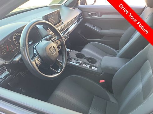 Used 2025 Honda Civic Sport image 3