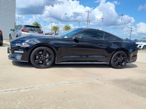 Used 2021 Ford Mustang GT w/ Black Accent Package RWD image 3