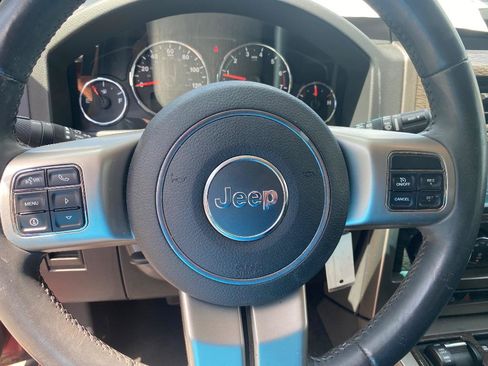 Used 2012 Jeep Liberty Limited Jet w/ Comfort/Convenience Group AWD/4WD image 36