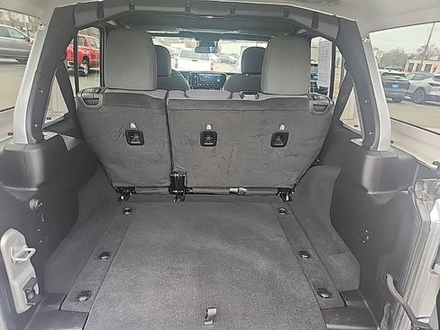 Used 2024 Jeep Wrangler Sport S image 11