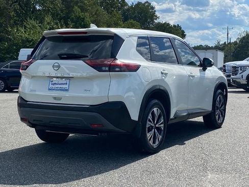 Used 2023 Nissan Rogue SV image 4