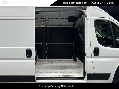 Used 2025 RAM ProMaster 2500 w/ Convenience Group image 32