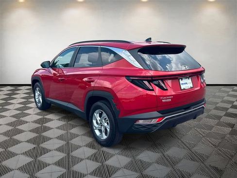 Used 2022 Hyundai Tucson SEL w/ Cargo Package AWD/4WD image 3