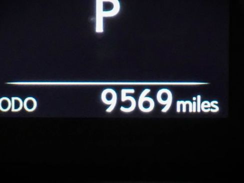 Certified 2025 Lexus IS 300 F Sport image 9