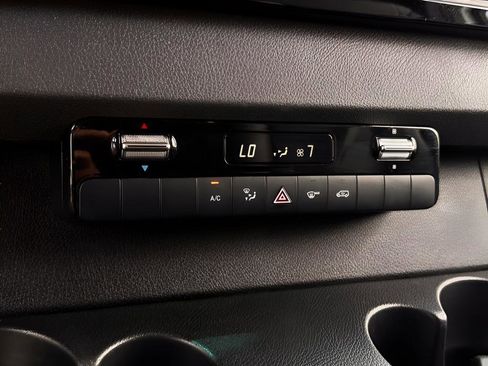Used 2025 Mercedes-Benz Sprinter 2500 image 12