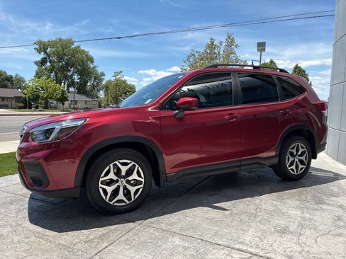 Used 2021 Subaru Forester Premium w/ Popular Package #1 AWD/4WD image 4