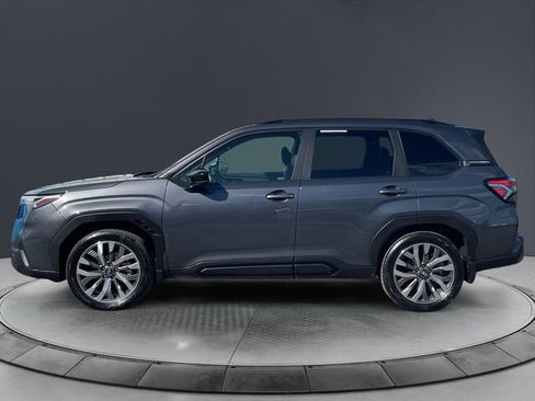 Used 2025 Subaru Forester Touring AWD/4WD image 2