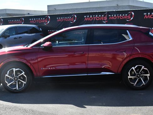 Used 2024 Chevrolet Equinox EV LT w/ LPO, Trailering Package image 4