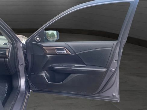 Used 2017 Honda Accord EX-L image 28