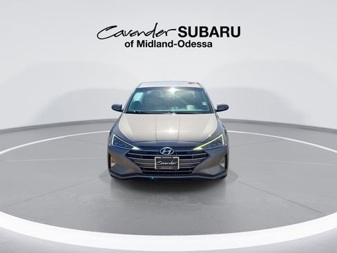 Used 2020 Hyundai Elantra Limited FWD image 3