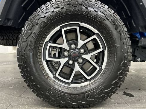 Used 2025 Jeep Gladiator Rubicon AWD/4WD image 32