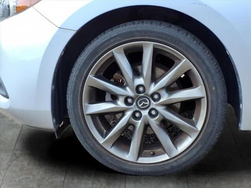 Used 2018 MAZDA MAZDA3 Touring image 9