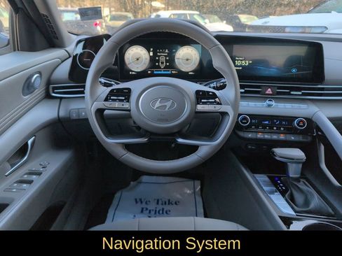 Certified 2025 Hyundai Elantra SEL image 14