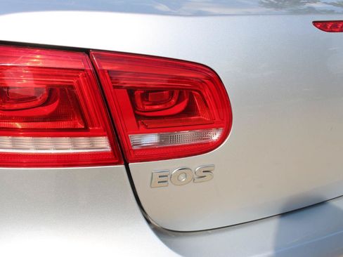 Used 2012 Volkswagen Eos Komfort FWD image 44