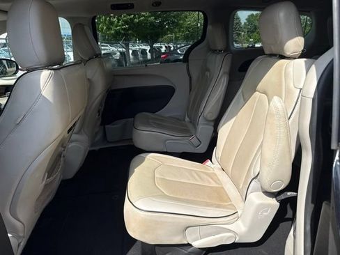 Used 2021 Chrysler Pacifica Limited w/ Premium & Safety Sphere Group AWD/4WD image 6