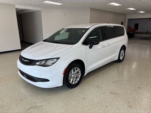 New 2026 Chrysler Voyager LX image 1