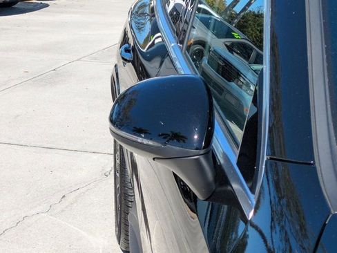 Used 2025 Mercedes-Benz GLC 300 4MATIC image 10