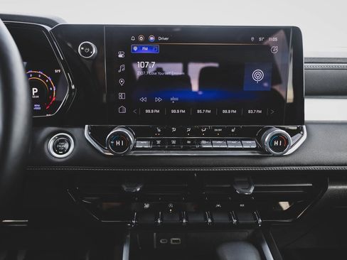 Used 2024 Chevrolet Colorado LT w/ LT Convenience Package III image 6