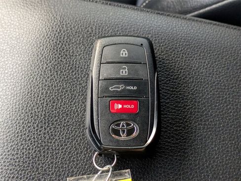 Certified 2025 Toyota 4Runner TRD Off-Road Premium image 31