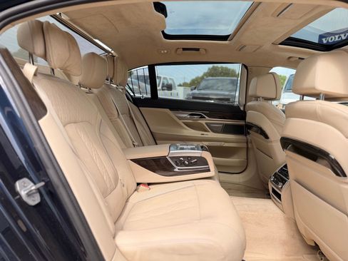 Used 2016 BMW 750i xDrive AWD/4WD image 36