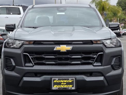 Used 2024 Chevrolet Colorado W/T w/ Technology Package image 4