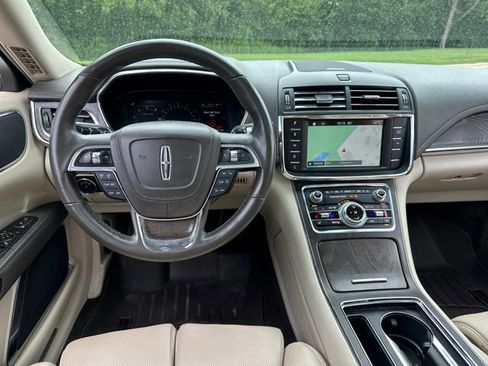 Used 2017 Lincoln Continental Reserve w/ Climate Package image 16