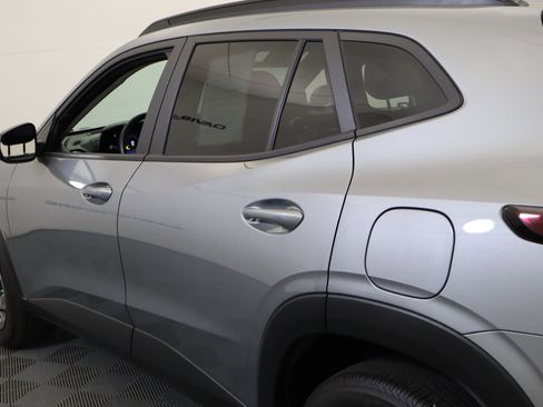 Used 2024 Chevrolet Trax LT w/ Sunroof Package image 10