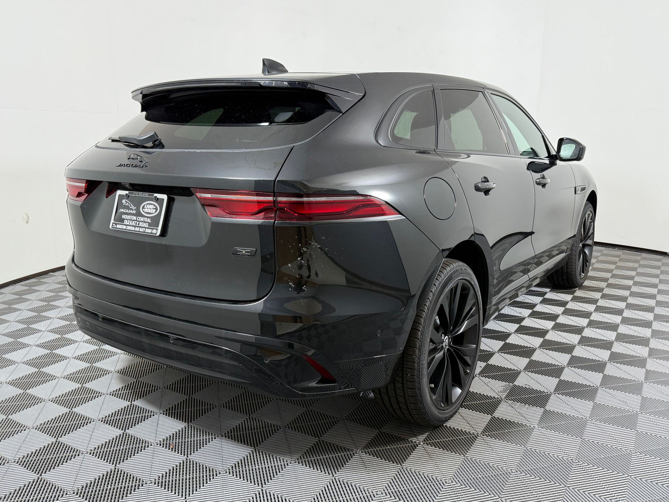 New 2026 Jaguar F-PACE R-Dynamic S AWD/4WD image 9