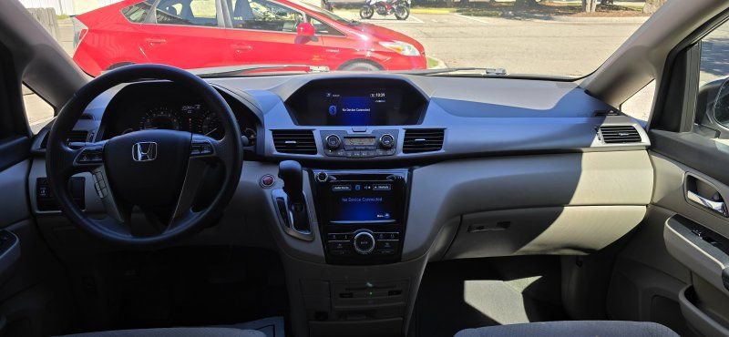 Used 2016 Honda Odyssey SE image 13