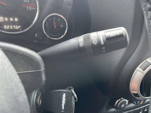 Used 2017 Jeep Wrangler Unlimited Rubicon AWD/4WD image 26
