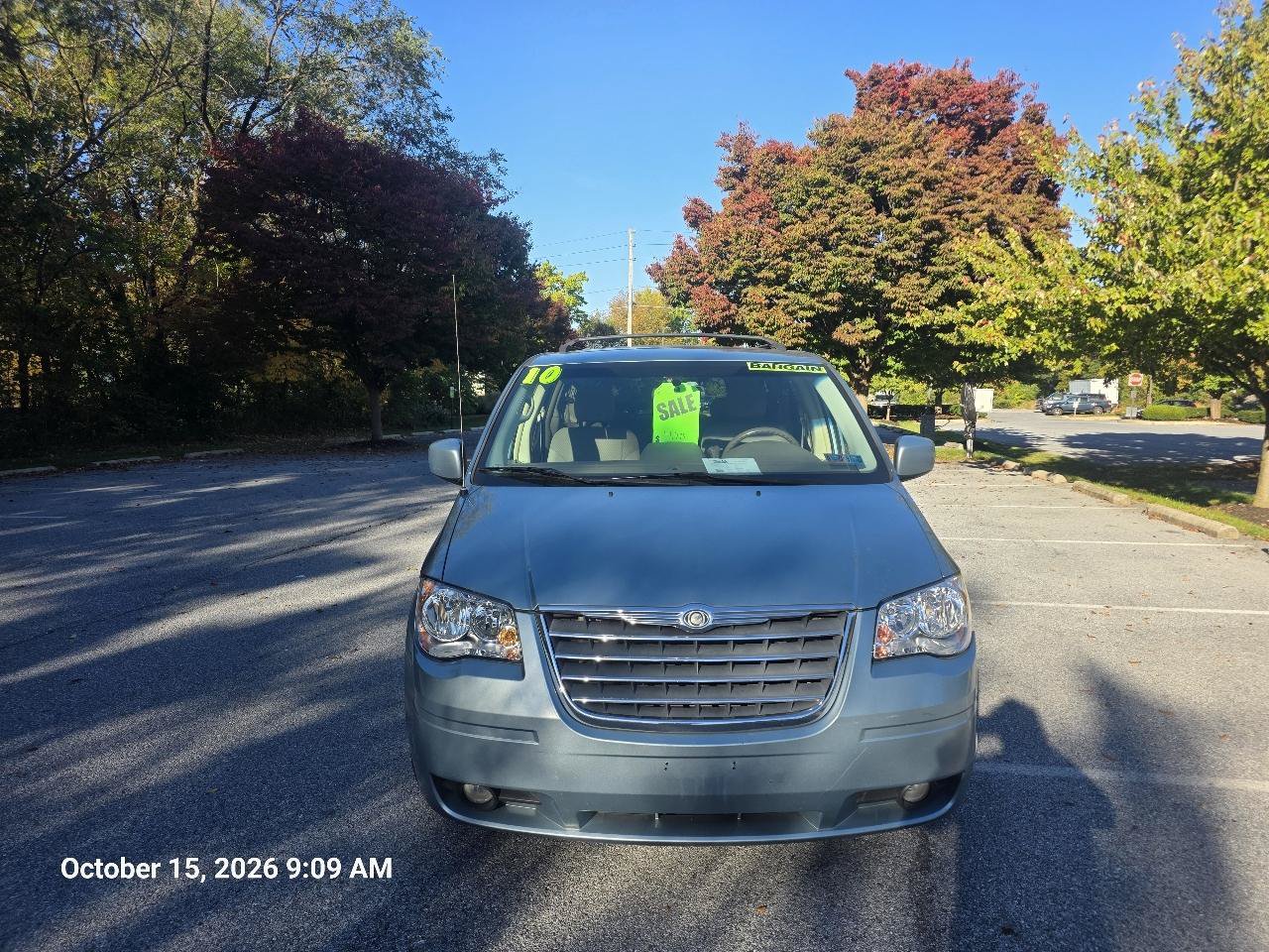 Used 2010 Chrysler Town & Country Touring FWD image 9