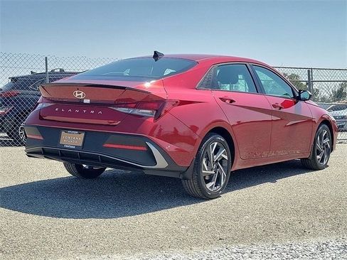 New 2025 Hyundai Elantra Sport image 23