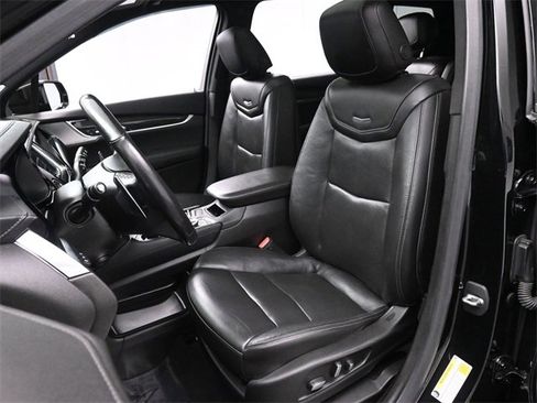 Used 2022 Cadillac XT6 Sport w/ LPO, ONYX Package image 11