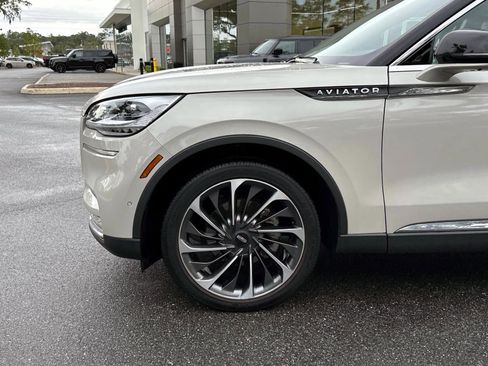 Used 2020 Lincoln Aviator Reserve w/ Equipment Group 202A image 11