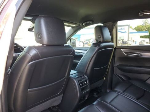 Used 2020 Cadillac XT5 Luxury w/ LPO, Floor Liner Package FWD image 11