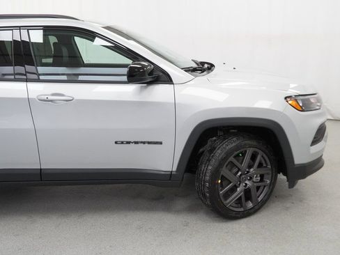 New 2026 Jeep Compass Latitude AWD/4WD image 10