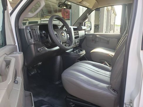 Used 2020 Chevrolet Express 2500 w/ Enhanced Convenience Package RWD image 18