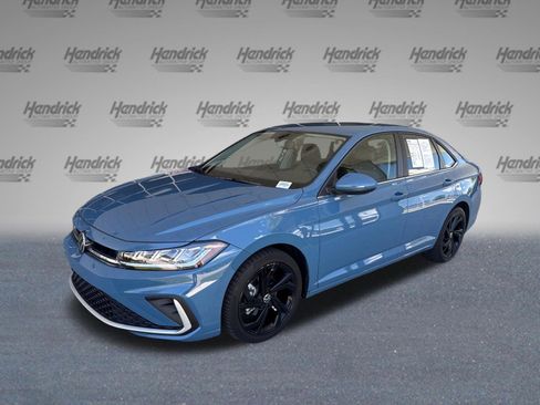 Used 2025 Volkswagen Jetta SE w/ Black Wheel Package FWD image 4